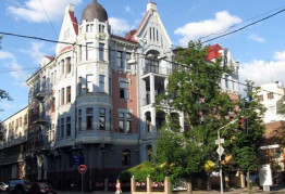 Прибуткові будинки Харкова: Будинок Пітри